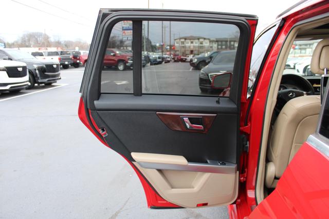 Vehicle image 32 of 46