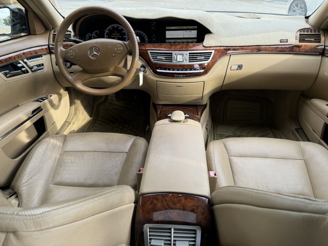 Vehicle image 33 of 69