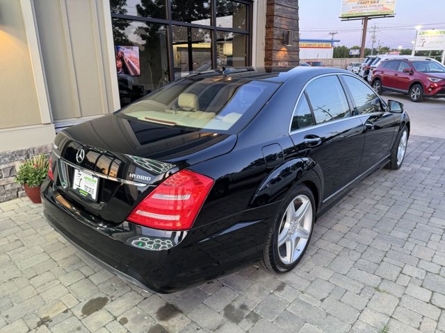Vehicle image 4 of 69