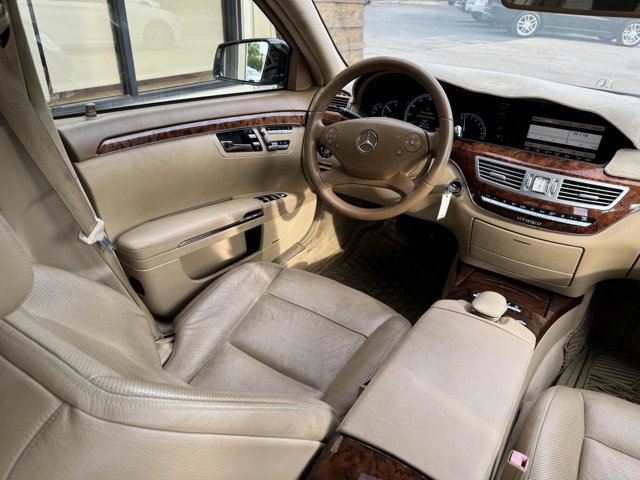 Vehicle image 32 of 69