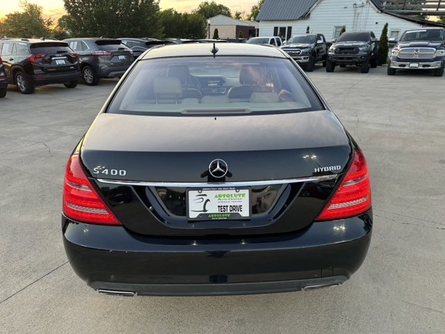 Vehicle image 25 of 69