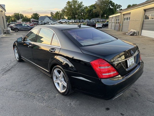 Vehicle image 27 of 69