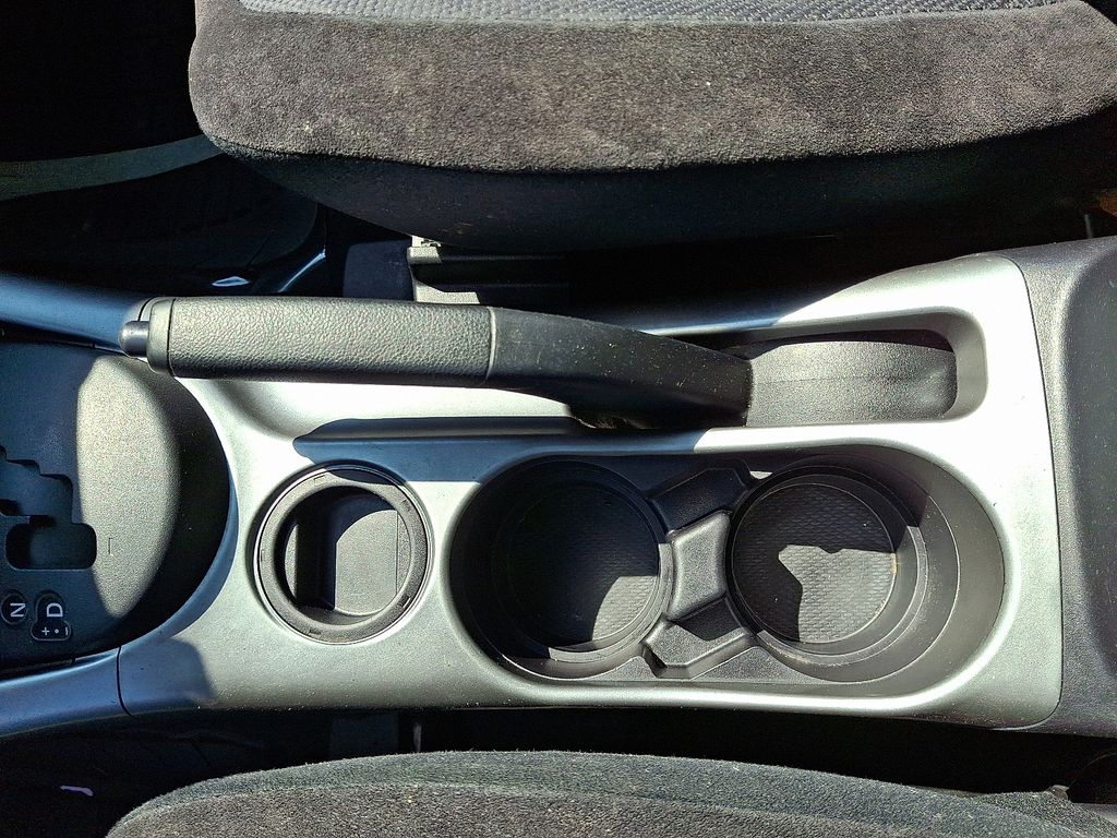 Vehicle image 28 of 30