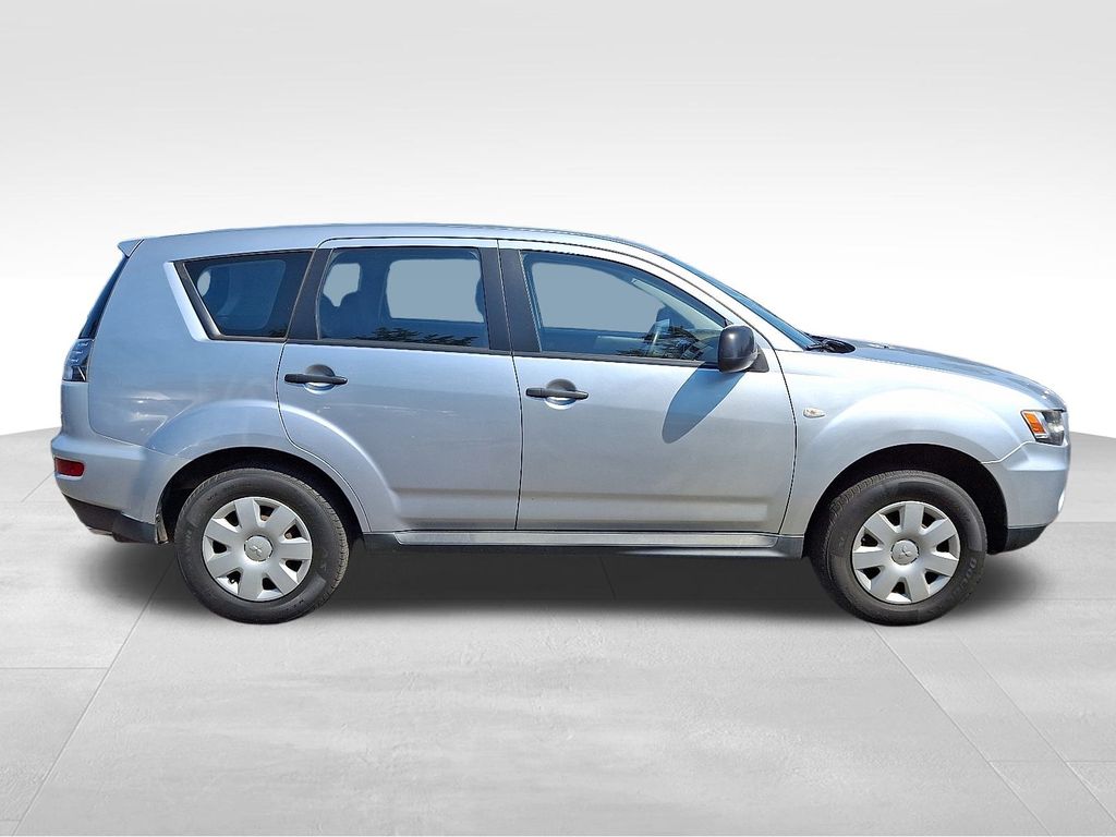 Vehicle image 4 of 30