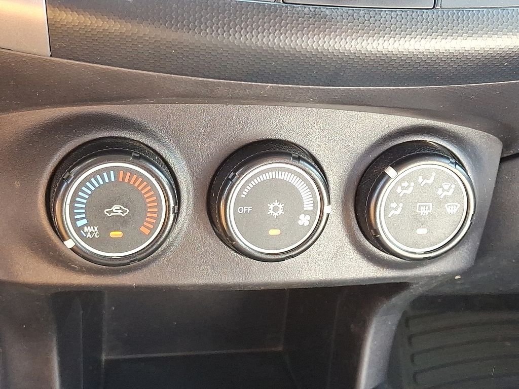 Vehicle image 22 of 30