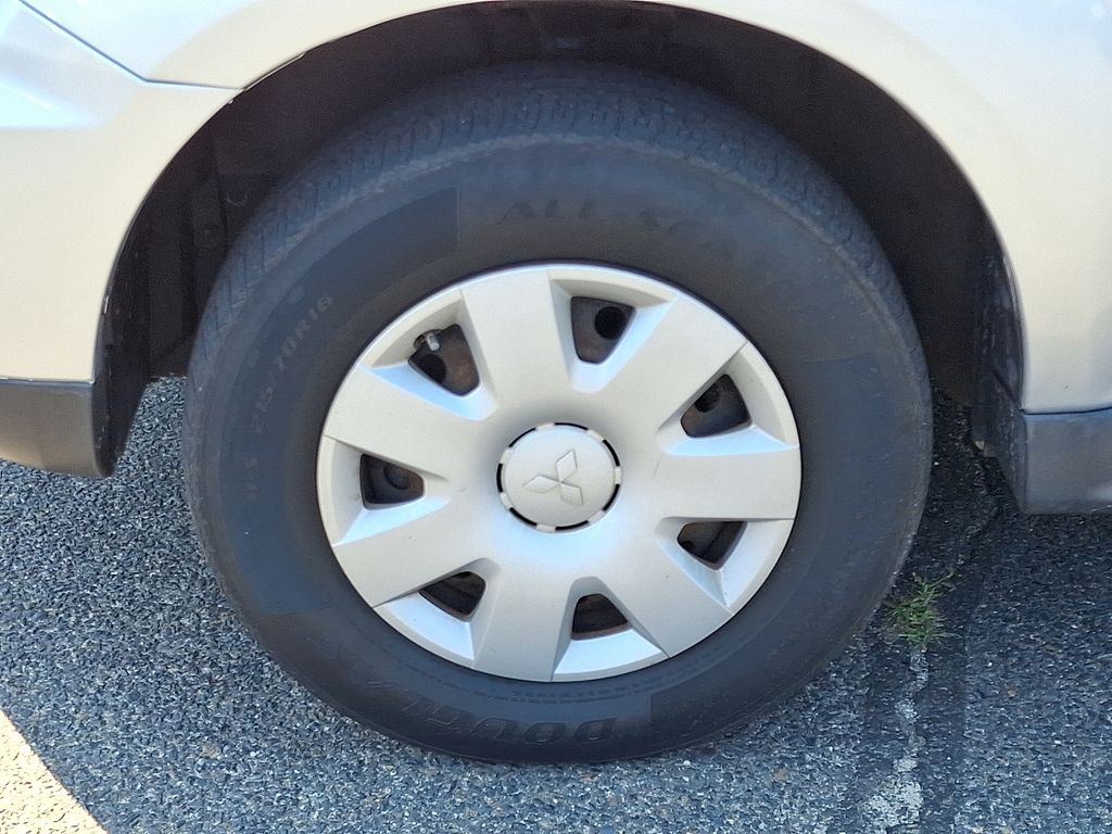 Vehicle image 10 of 30
