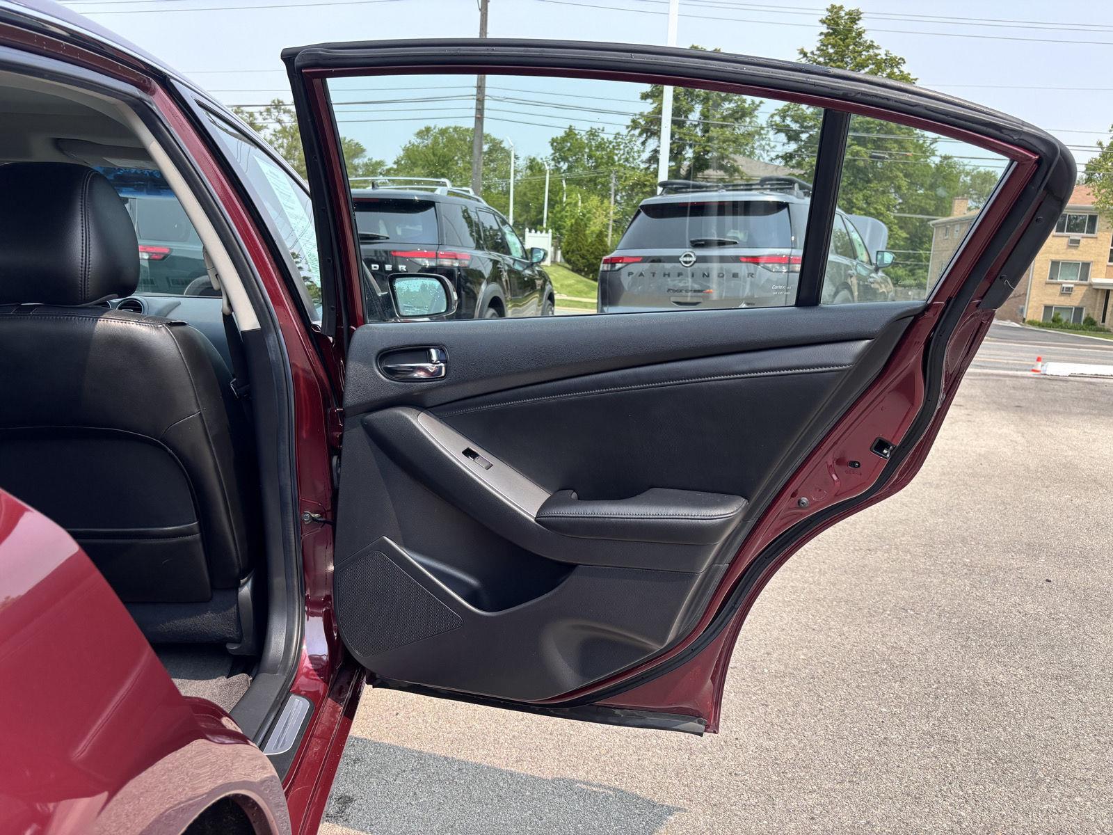 2010 Nissan Altima 2.5 SL Image 18 of 22