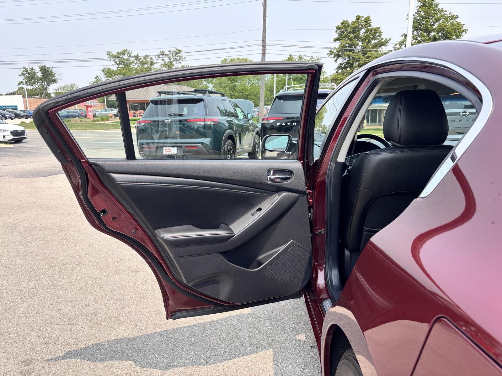 2010 Nissan Altima 2.5 SL Image 16 of 22