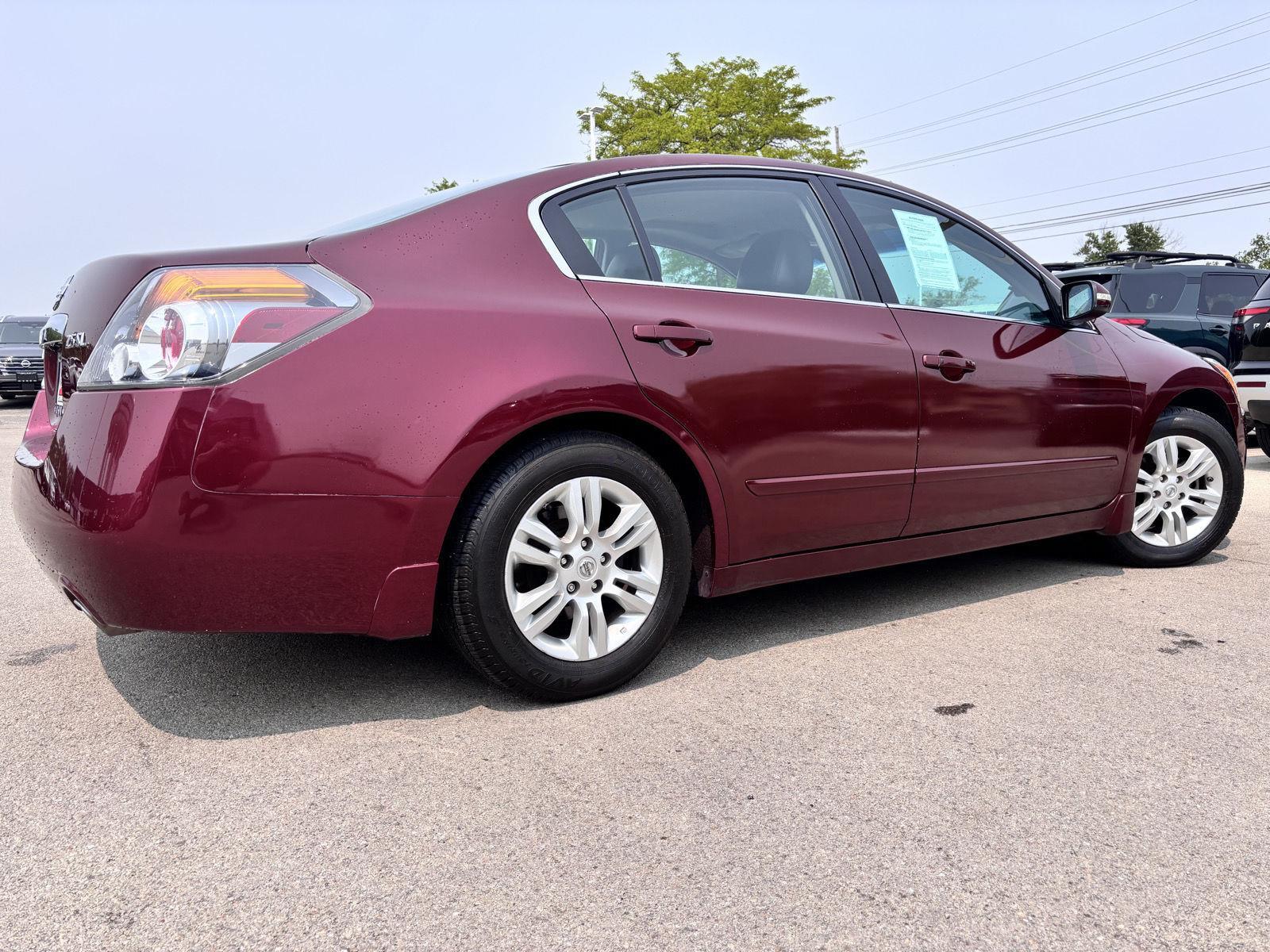 2010 Nissan Altima 2.5 SL Image 3 of 22