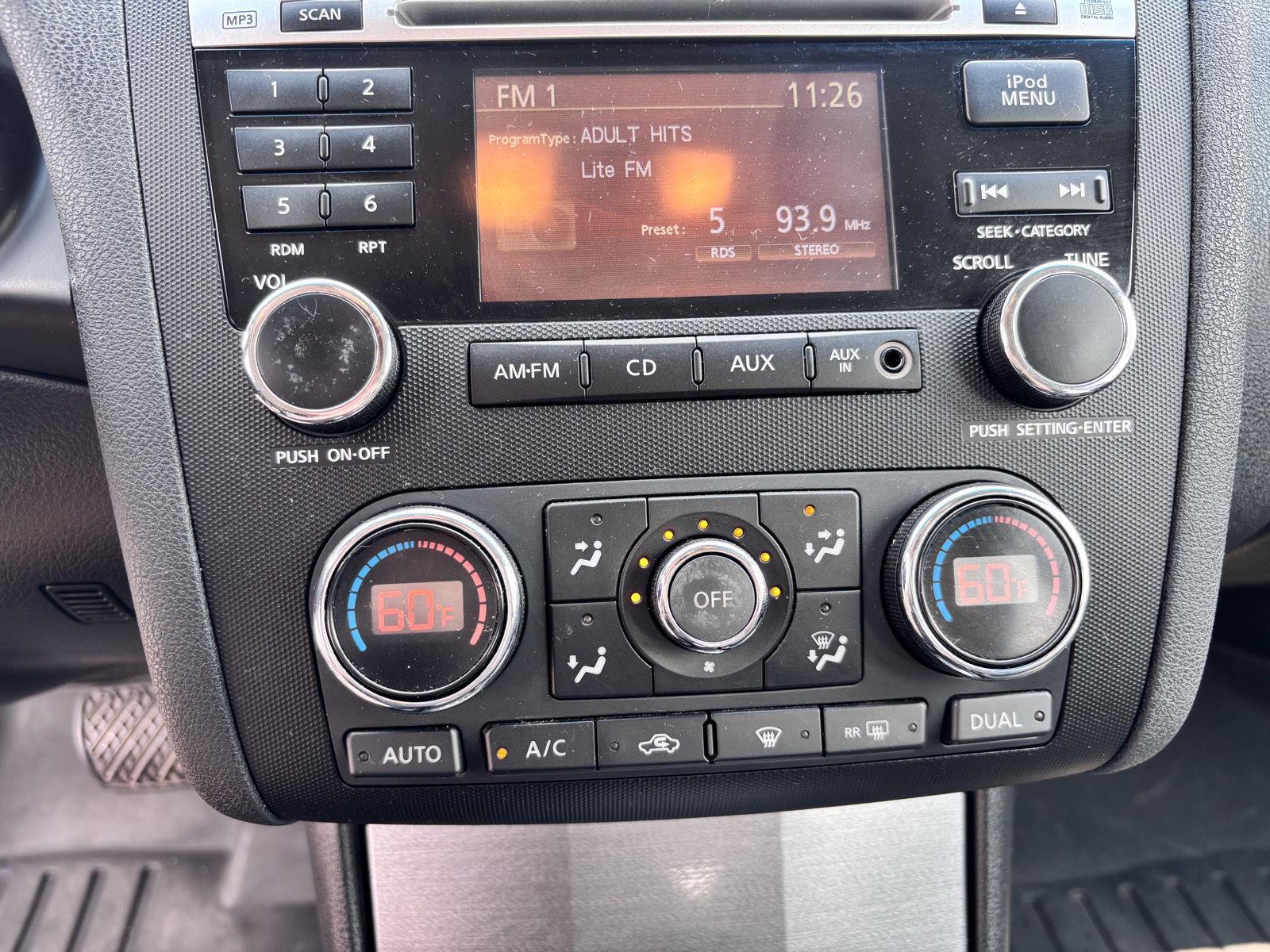 2010 Nissan Altima 2.5 SL Image 13 of 22