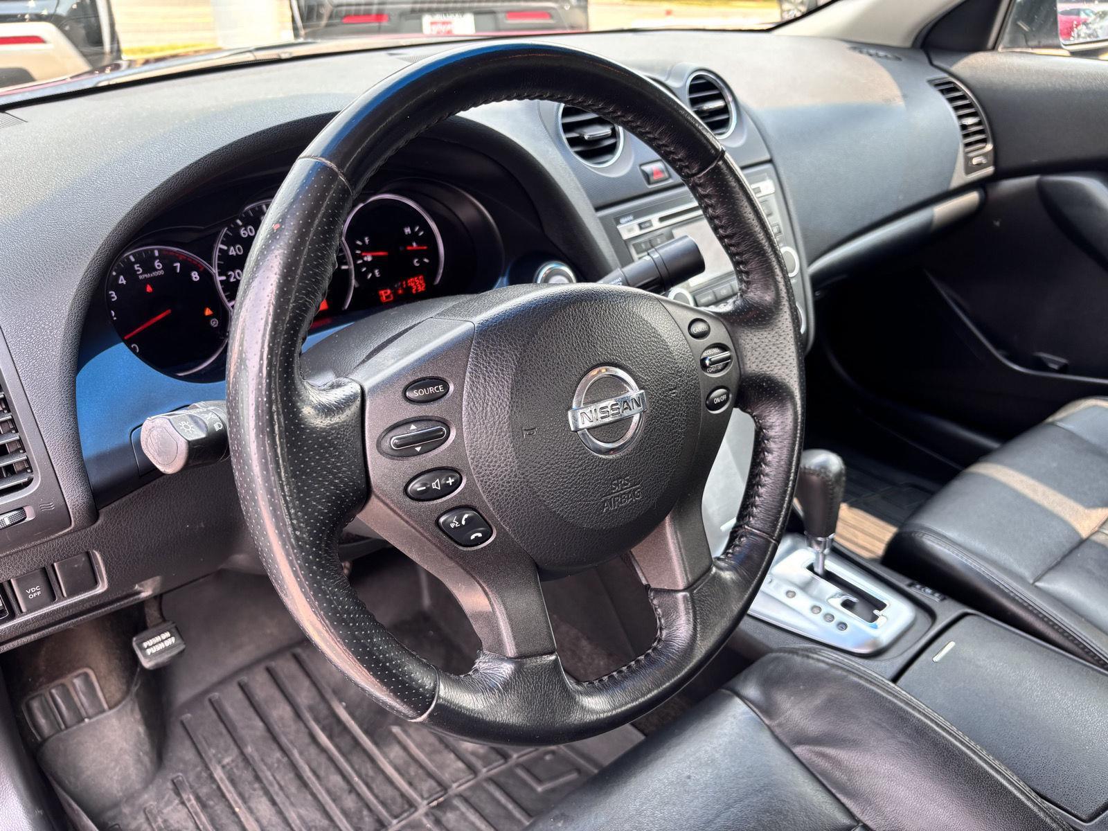 2010 Nissan Altima 2.5 SL Image 9 of 22