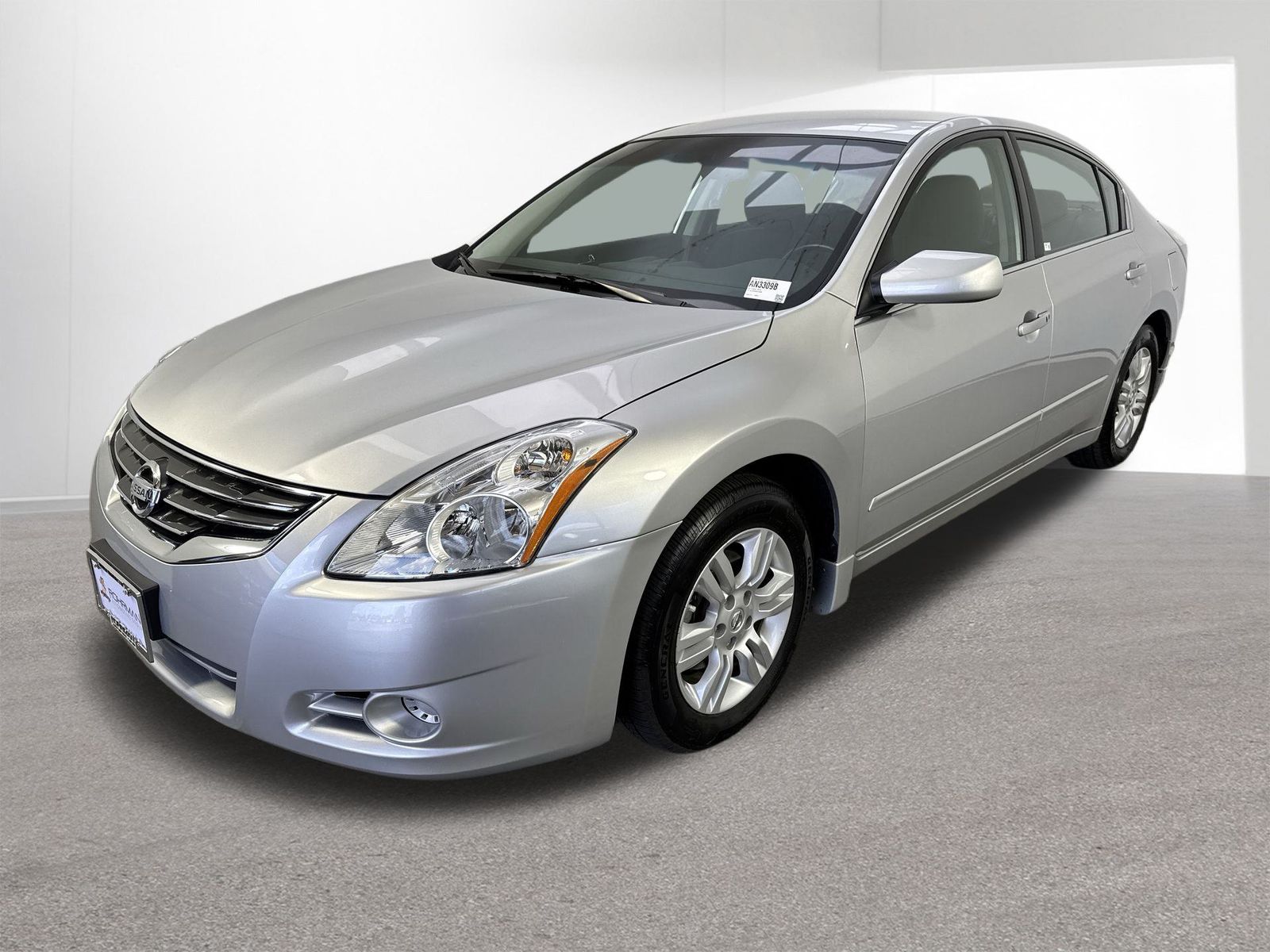 2010 Nissan Altima 2.5 S Image 2 of 34