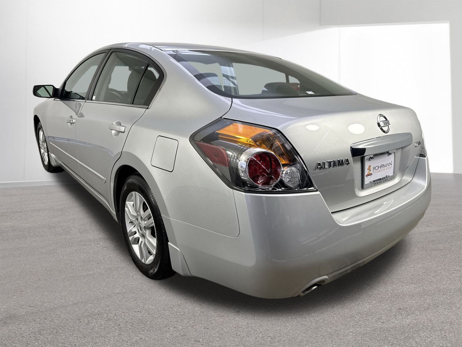 2010 Nissan Altima 2.5 S Image 9 of 34