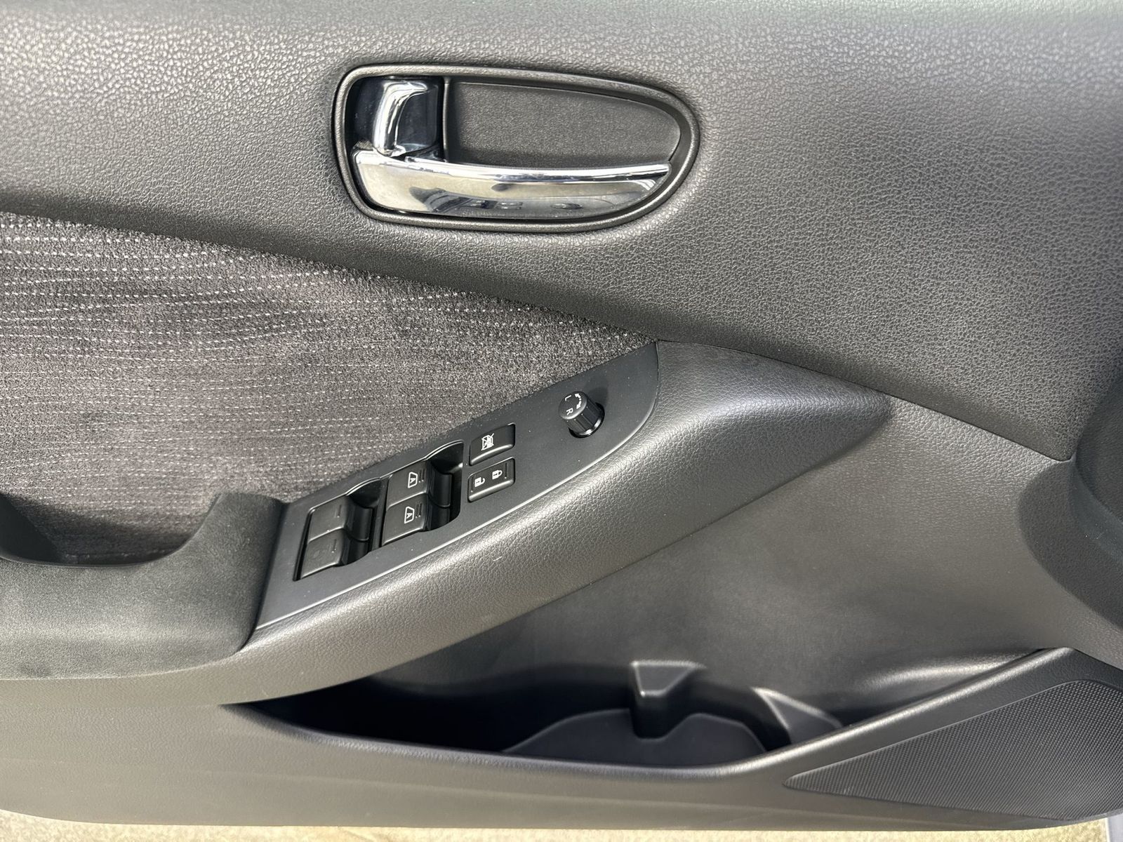 2010 Nissan Altima 2.5 S Image 25 of 34