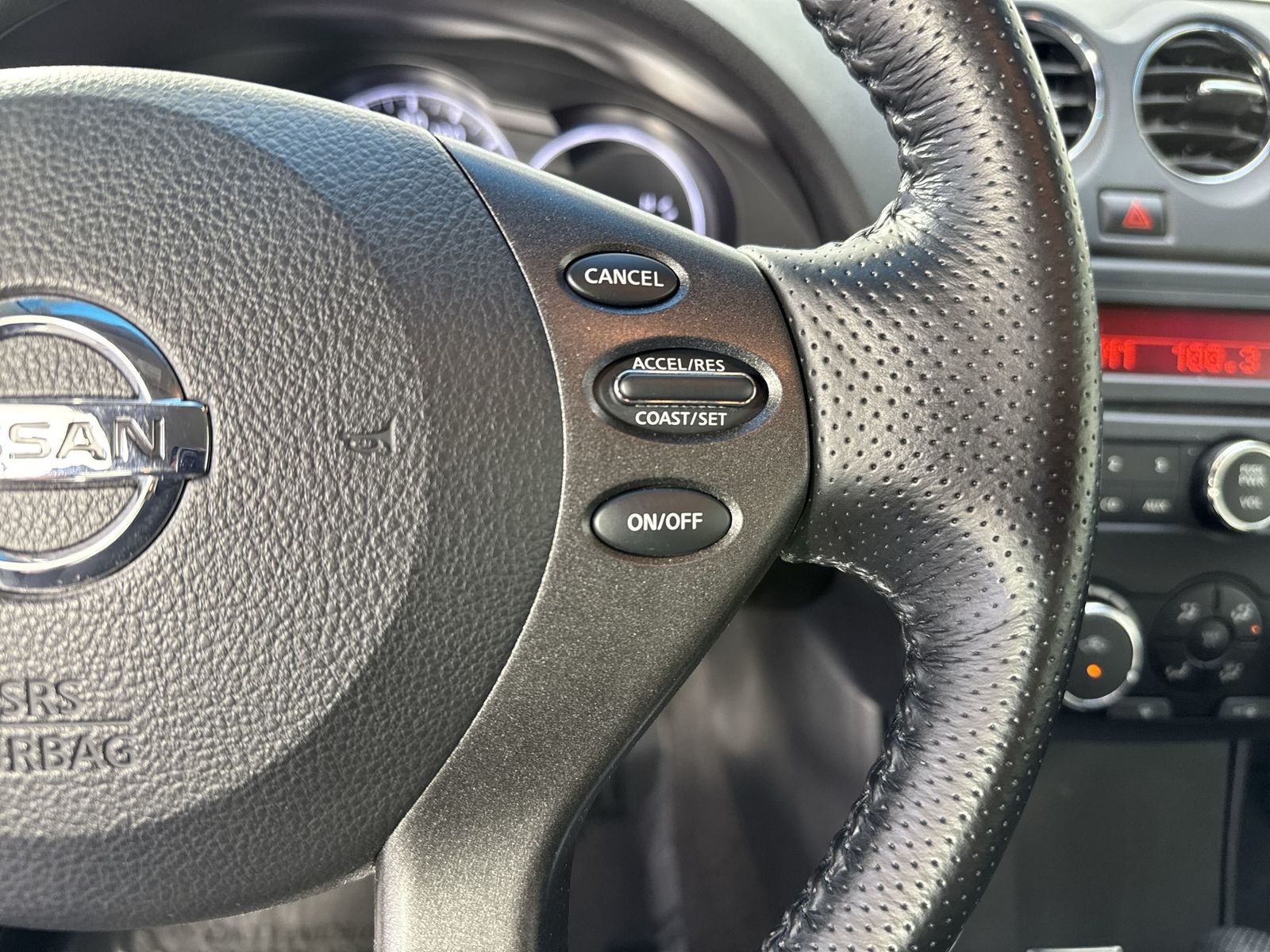 2010 Nissan Altima 2.5 S Image 19 of 34