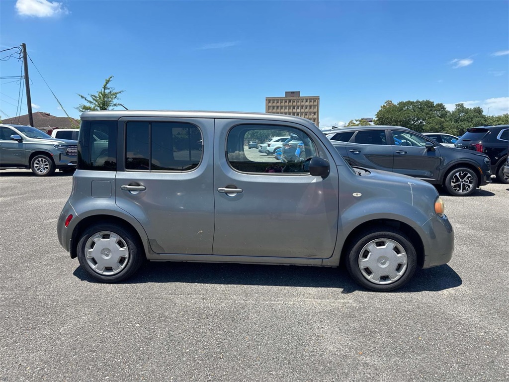 2010 Nissan Cube 1.8 Image 4 of 10