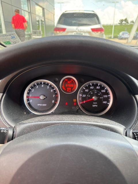 2010 Nissan Sentra 2.0 S Image 5 of 7