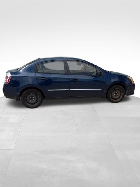 2010 Nissan Sentra 2.0 S Image 3 of 7