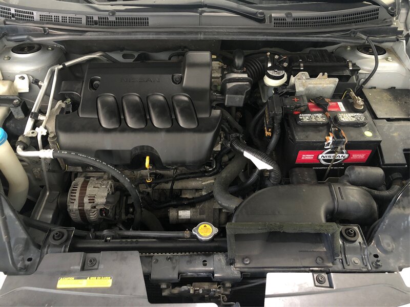 2010 Nissan Sentra 2.0 Image 9 of 21