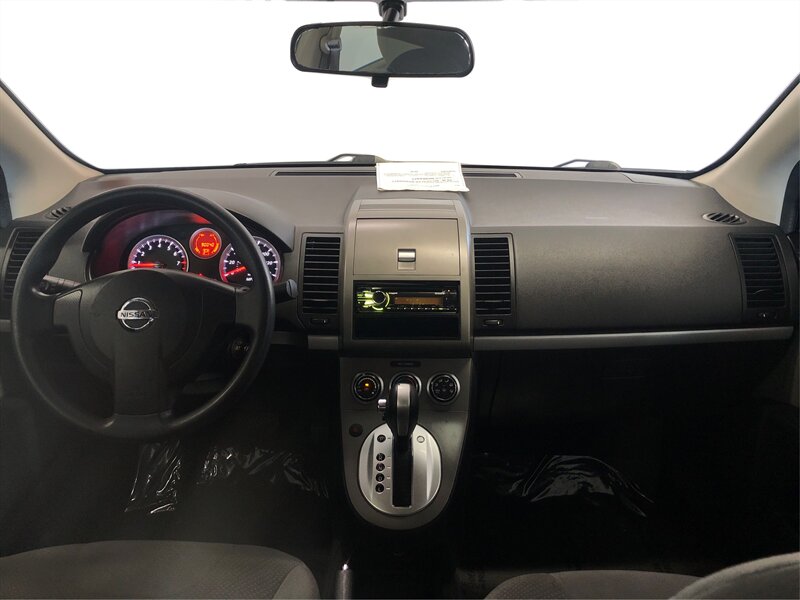 2010 Nissan Sentra 2.0 Image 14 of 21
