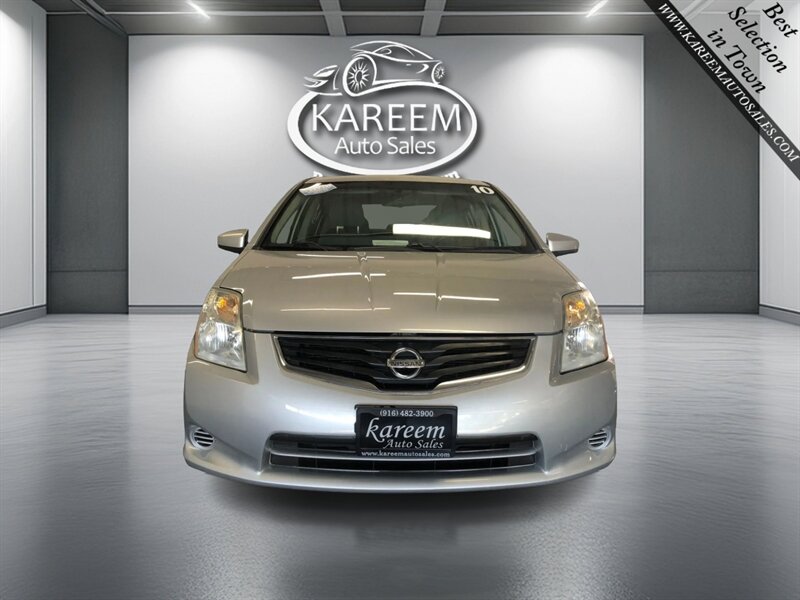 2010 Nissan Sentra 2.0 Image 2 of 21