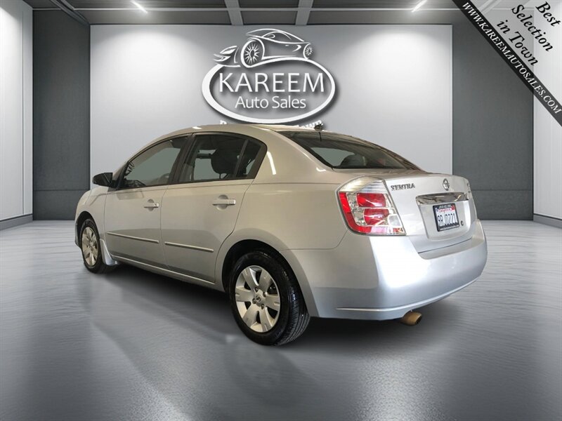 2010 Nissan Sentra 2.0 Image 7 of 21