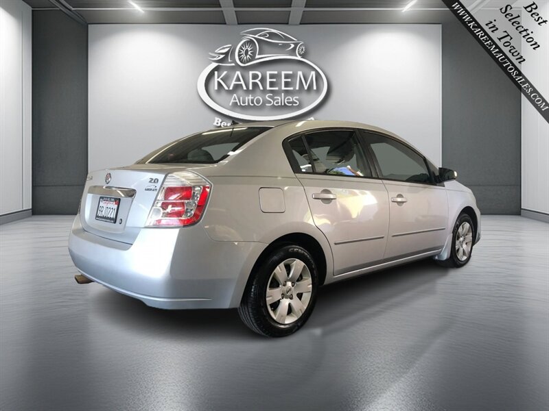 2010 Nissan Sentra 2.0 Image 5 of 21