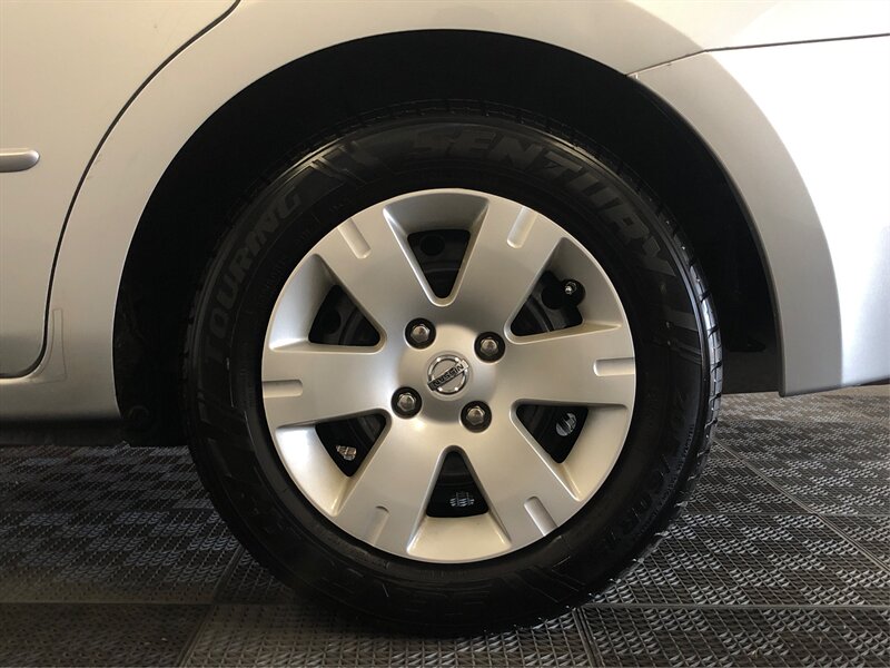 2010 Nissan Sentra 2.0 Image 10 of 21