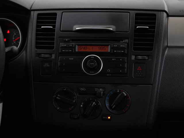 2010 Nissan Versa 1.8 S Image 20 of 26