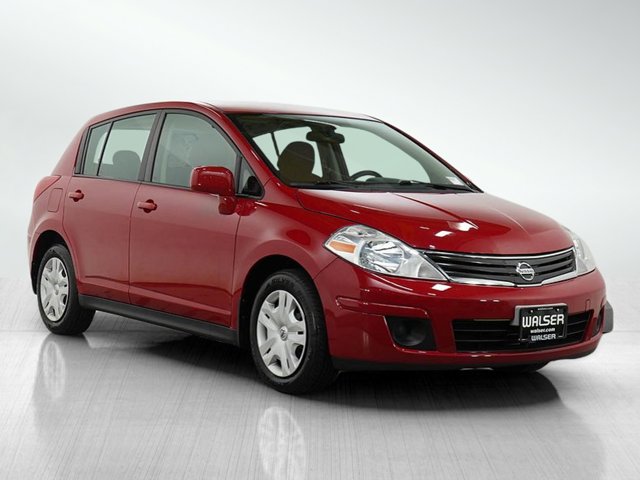 2010 Nissan Versa 1.8 S Image 3 of 26
