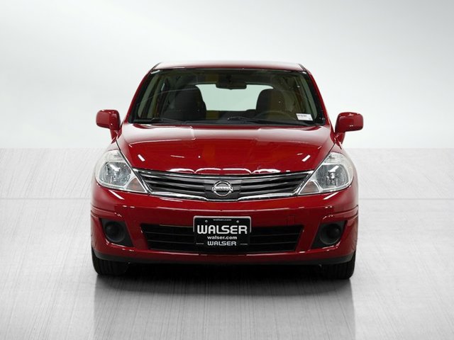 2010 Nissan Versa 1.8 S Image 2 of 26