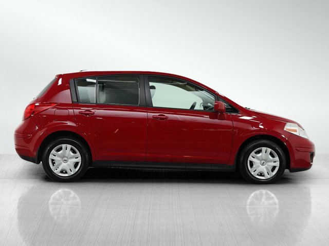 2010 Nissan Versa 1.8 S Image 4 of 26