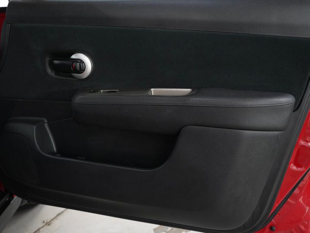 2010 Nissan Versa 1.8 S Image 23 of 26