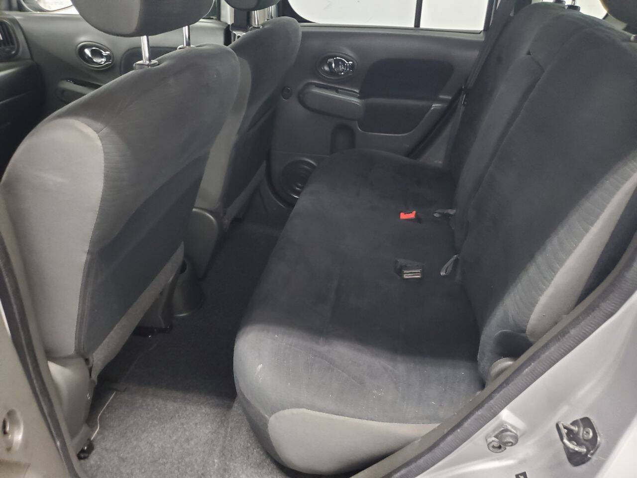 2010 Nissan Cube 1.8 S Image 12 of 22