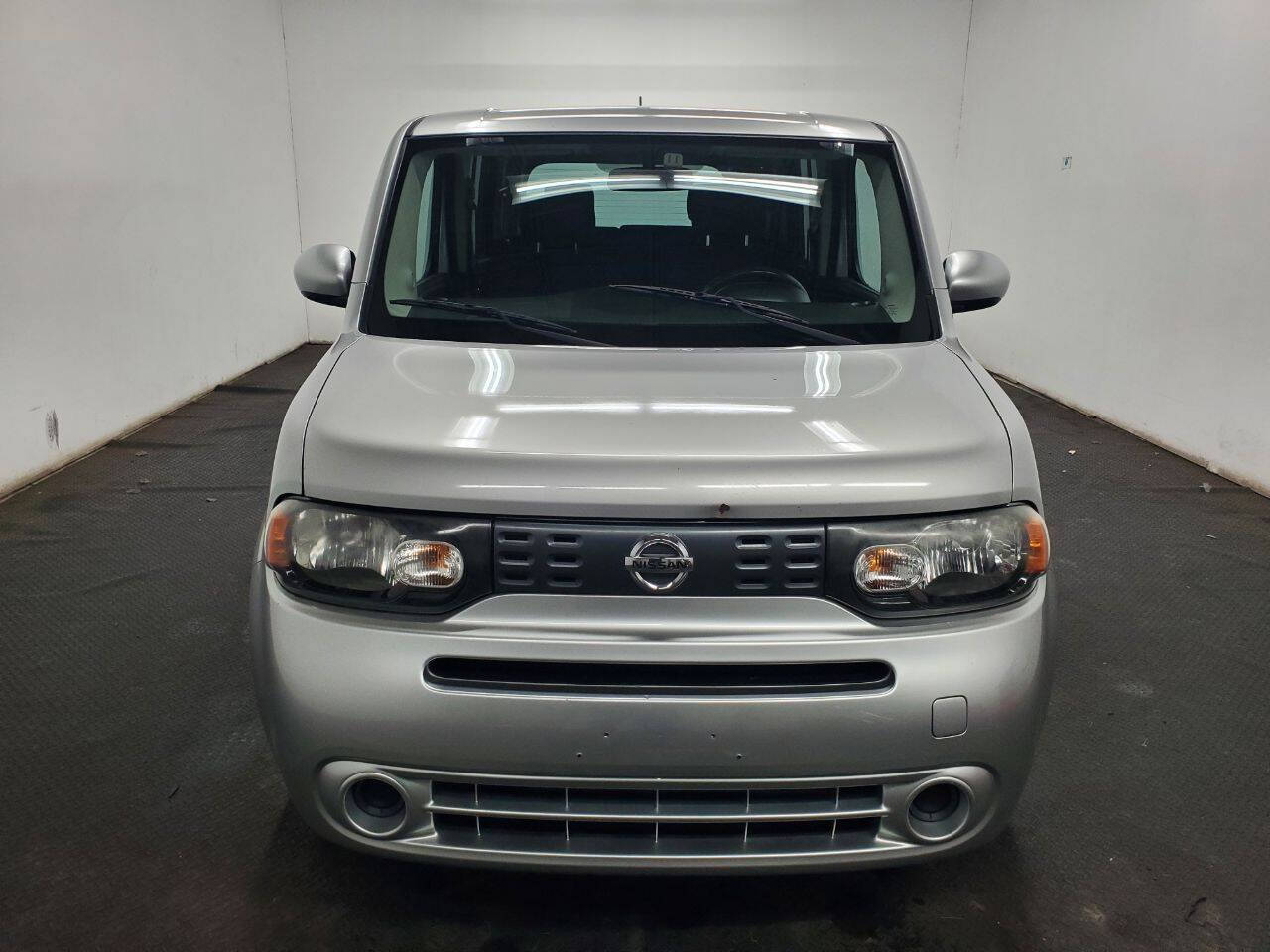 2010 Nissan Cube 1.8 S Image 2 of 22