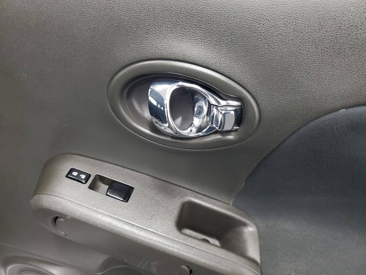2010 Nissan Cube 1.8 S Image 16 of 22