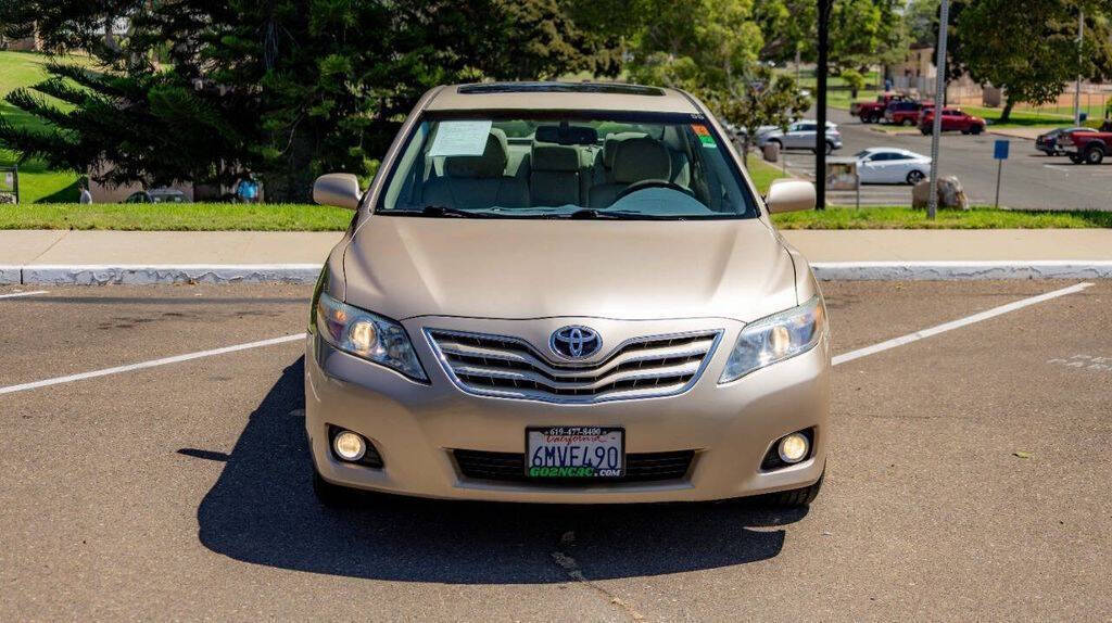 2010 Toyota Camry XLE Image 2 of 33