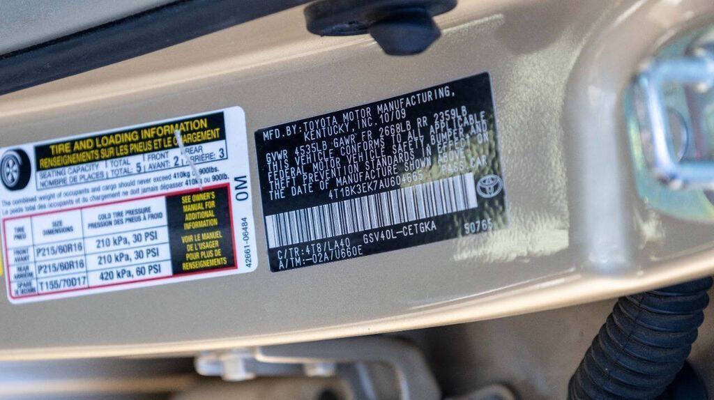 2010 Toyota Camry XLE Image 26 of 33