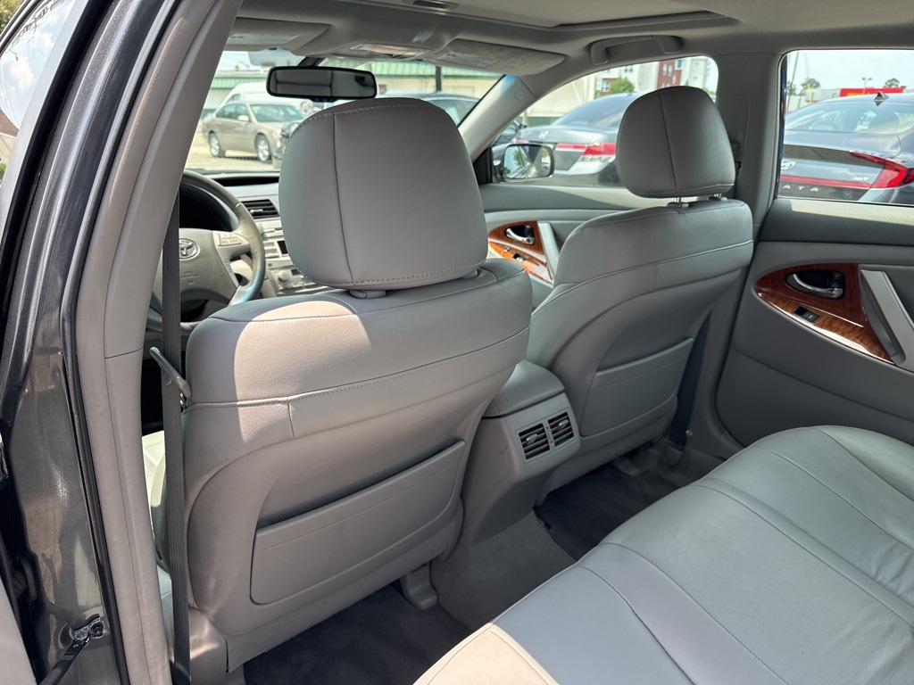 Vehicle image 13 of 20