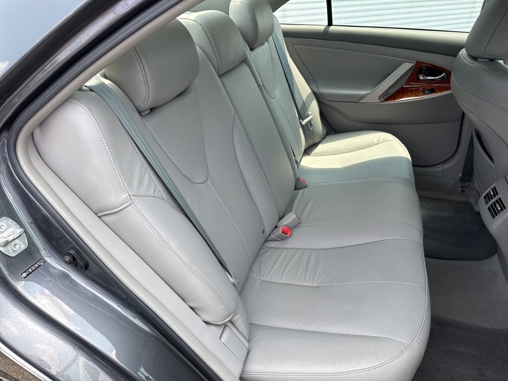 Vehicle image 17 of 20