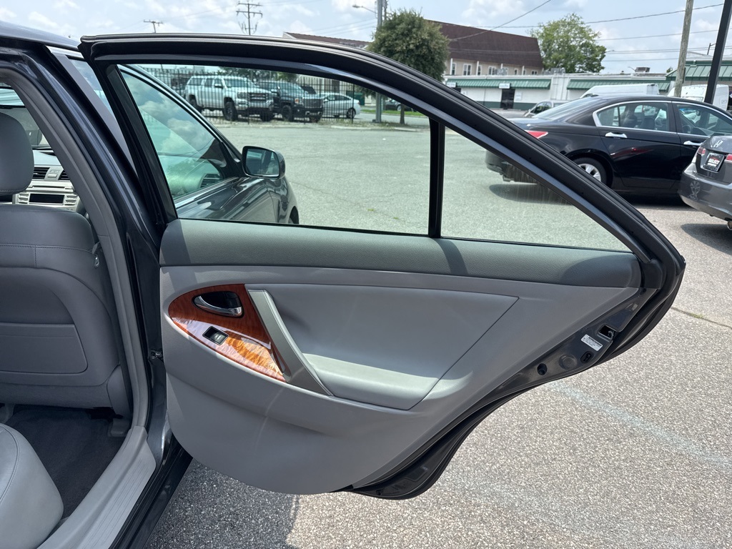 Vehicle image 15 of 20