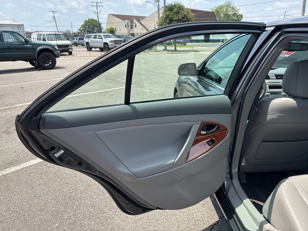 Vehicle image 12 of 20