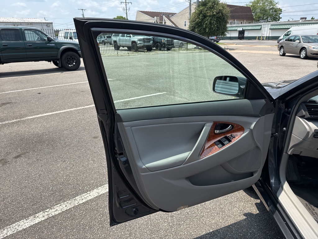 Vehicle image 6 of 20