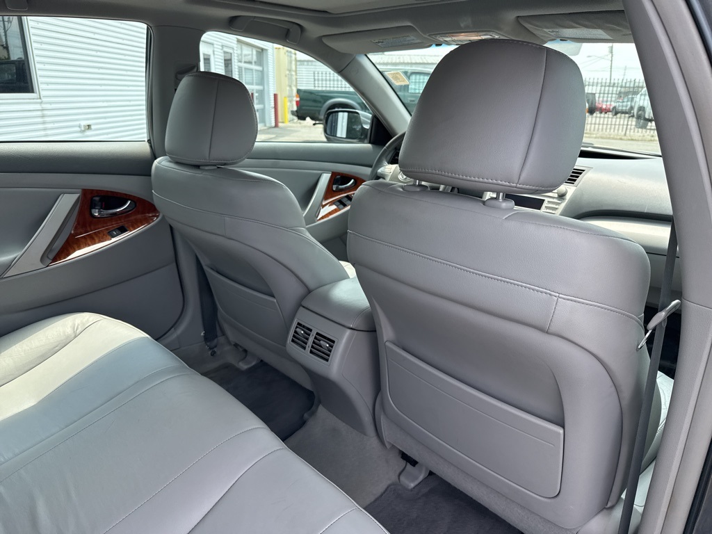 Vehicle image 16 of 20