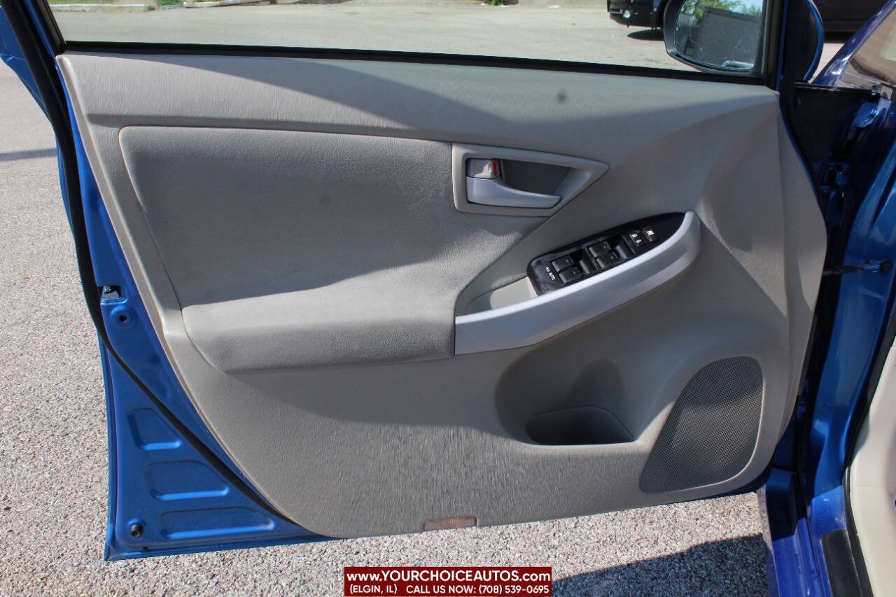 Vehicle image 10 of 21