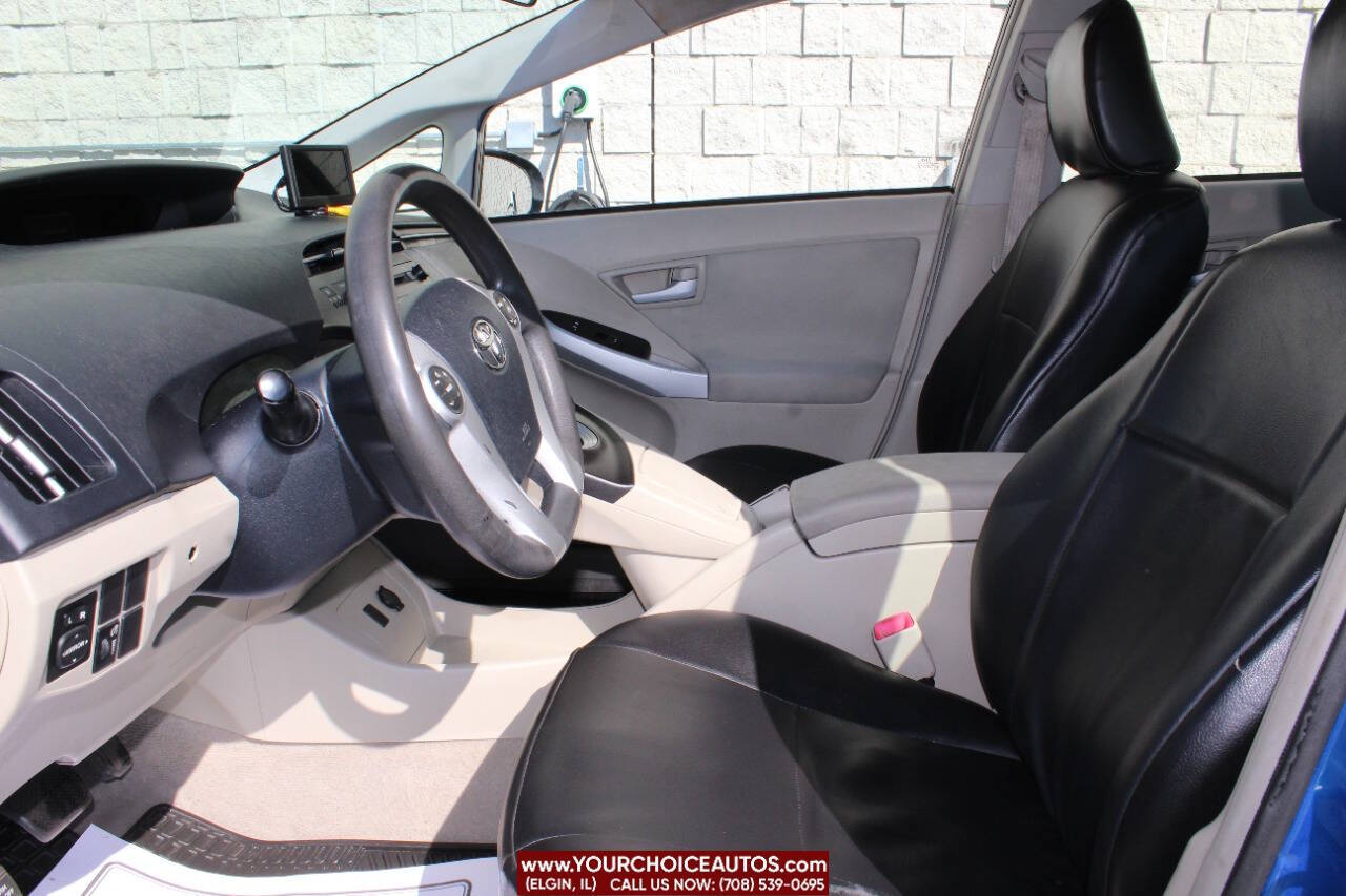 Vehicle image 12 of 21