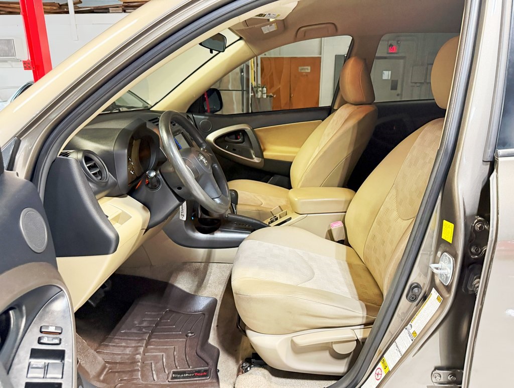 Vehicle image 19 of 31