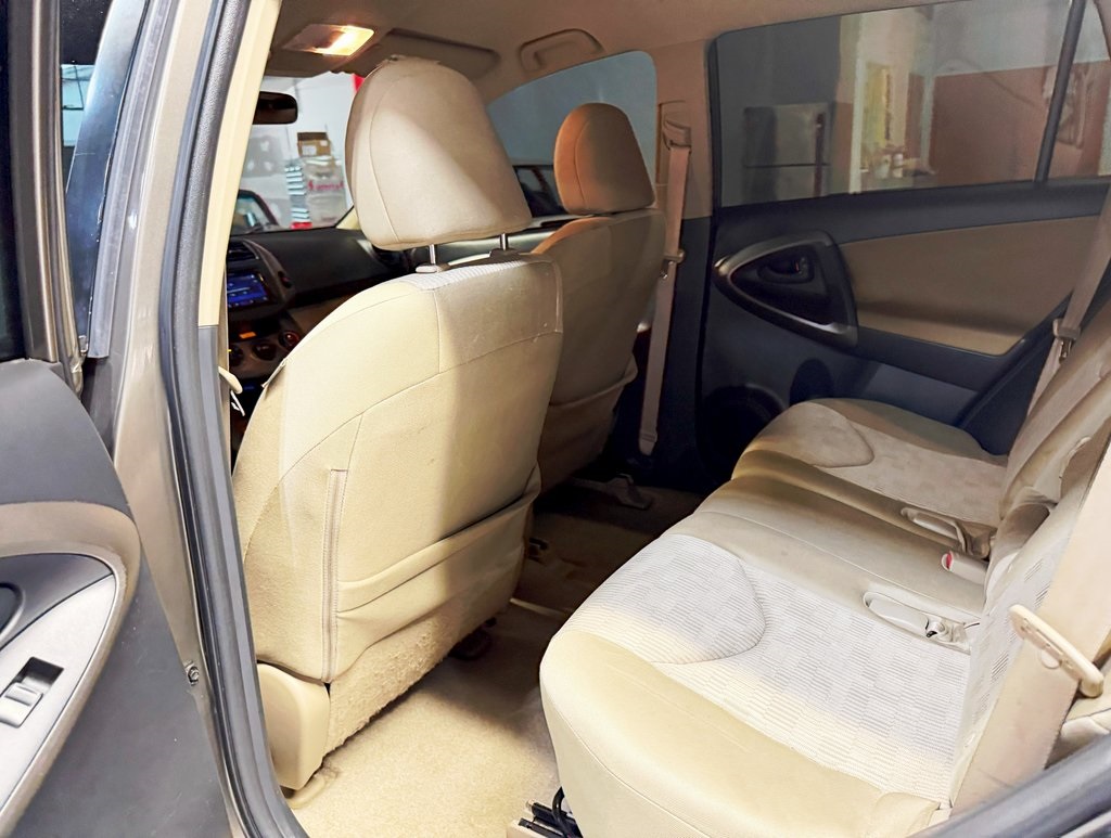 Vehicle image 12 of 31