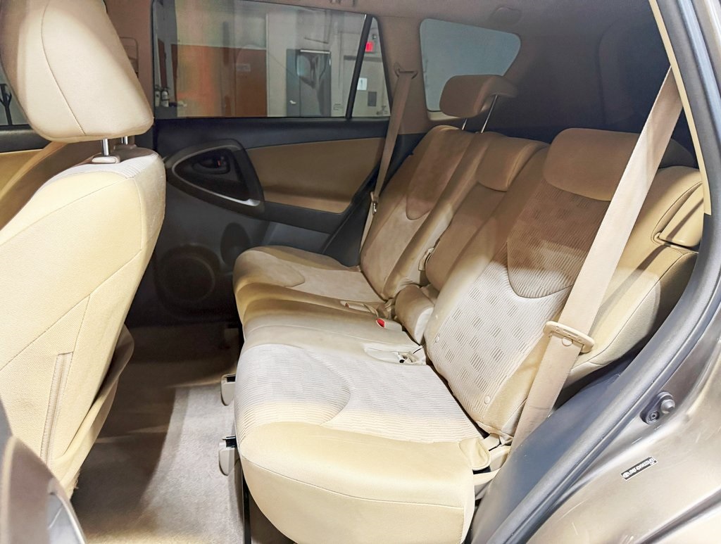Vehicle image 15 of 31