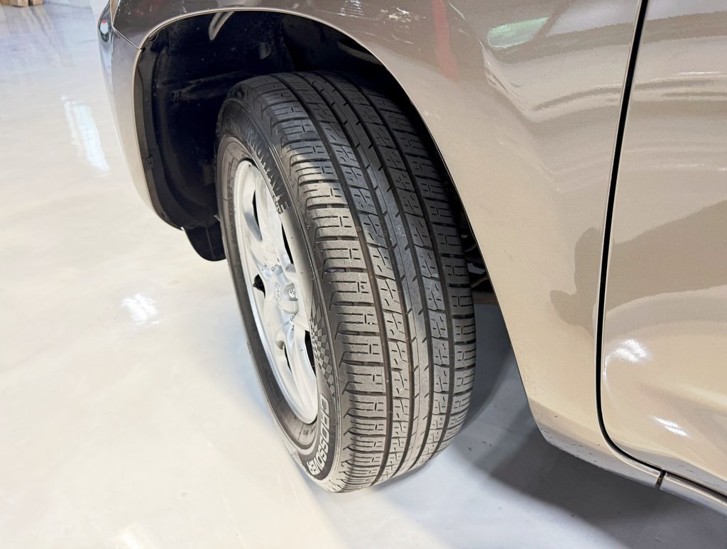 Vehicle image 10 of 31
